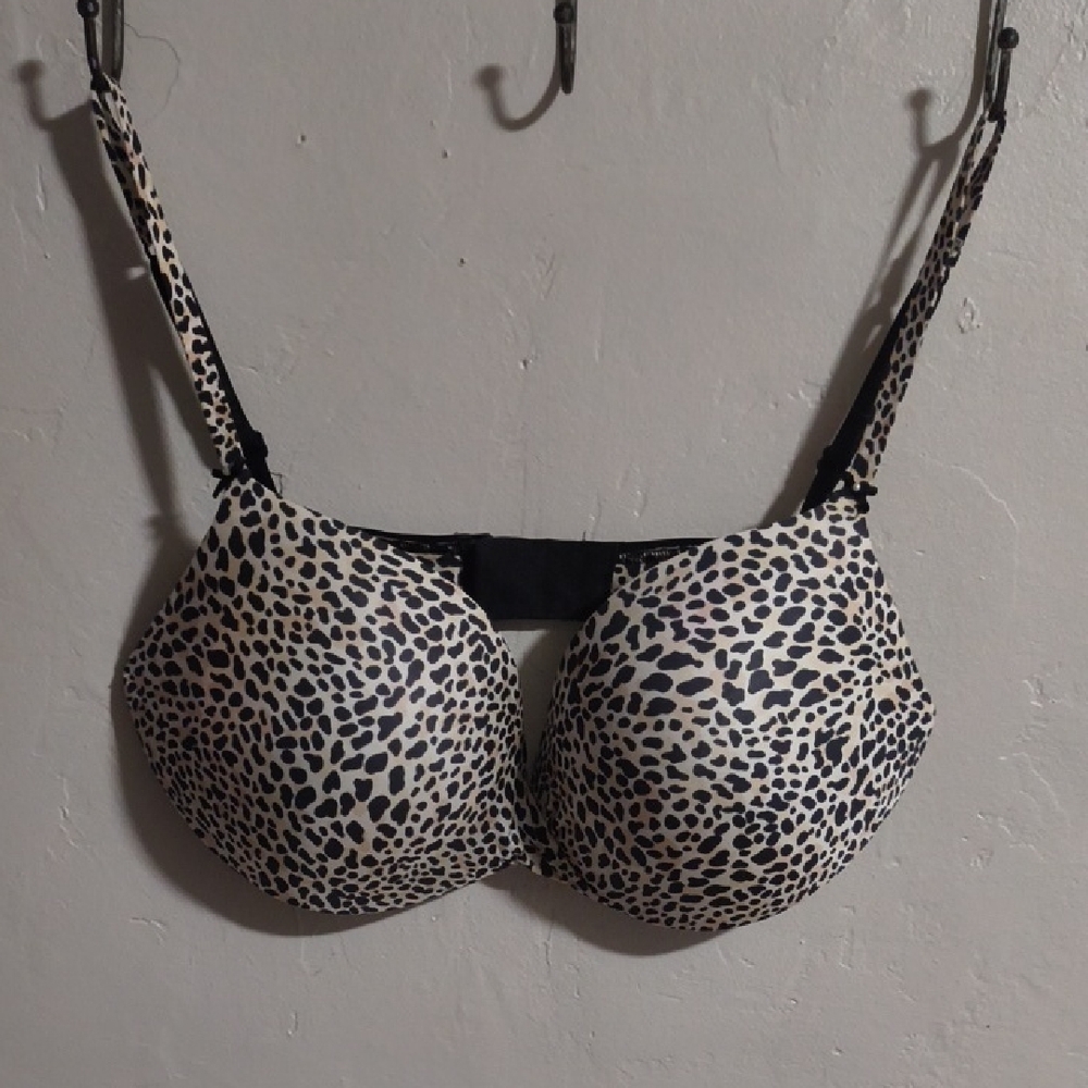 Victoria's Secret Black and Cream Bra with Adjustable Straps
